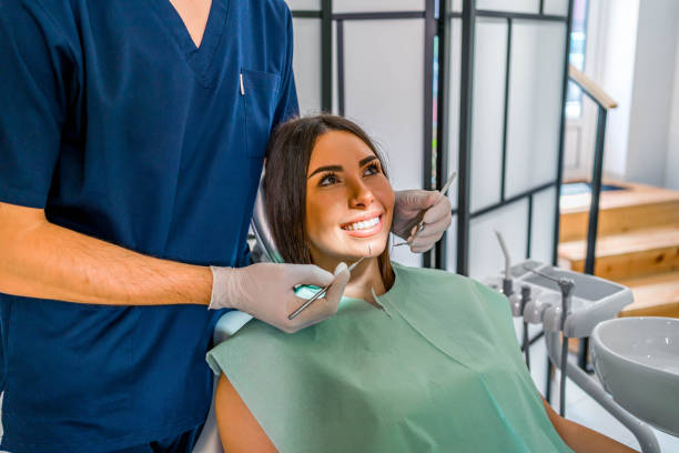 Best Tooth Extraction  in Runaway Bay, TX
